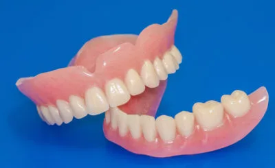 【義歯・金属床】十条駅近くで入れ歯＆差し歯に対応可能な歯医者さん