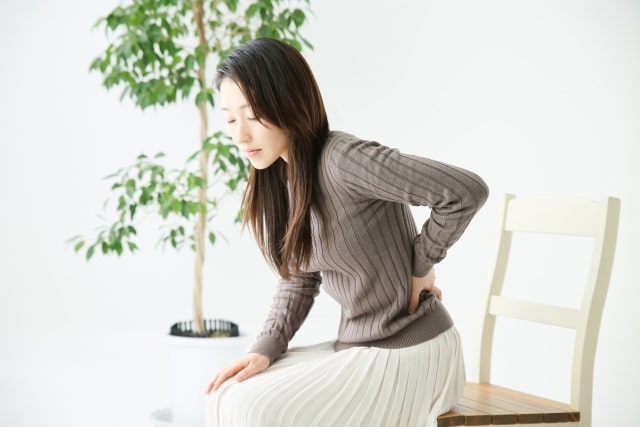 腰痛の方におすすめ 人気の 巻く腰枕 をご紹介 効果や選び方も マチしる東京
